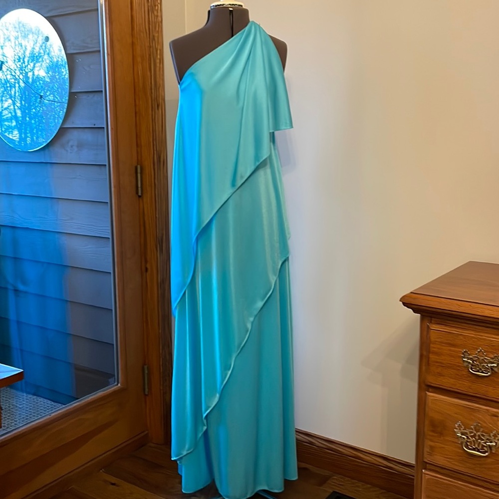 Vintage Boutique Long Turquoise Prom Dress.  Size 8